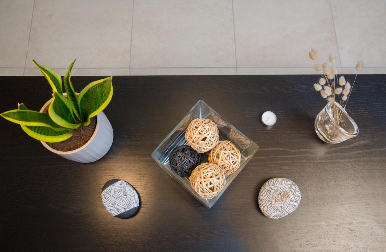 Lovely New Βuild Flat Near Metro - Free Parking เอเธนส์ ภายนอก รูปภาพ